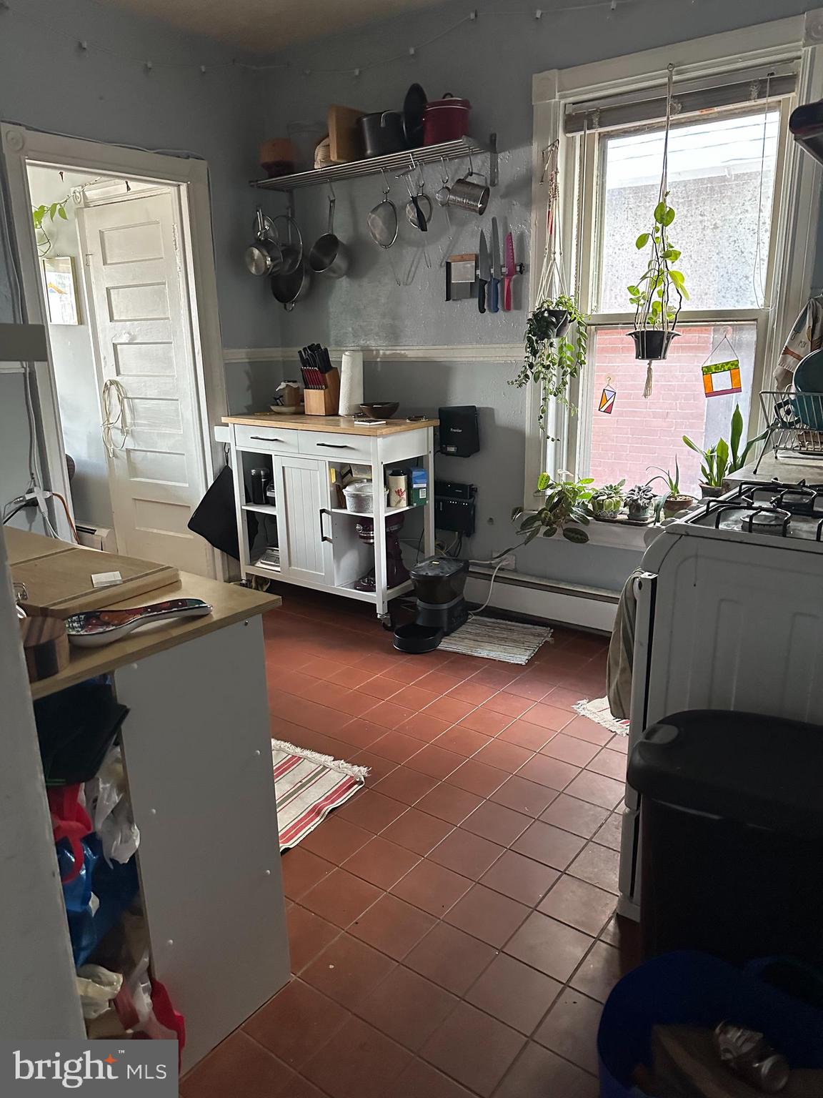 UNIVERSITY CITY - Residential Income