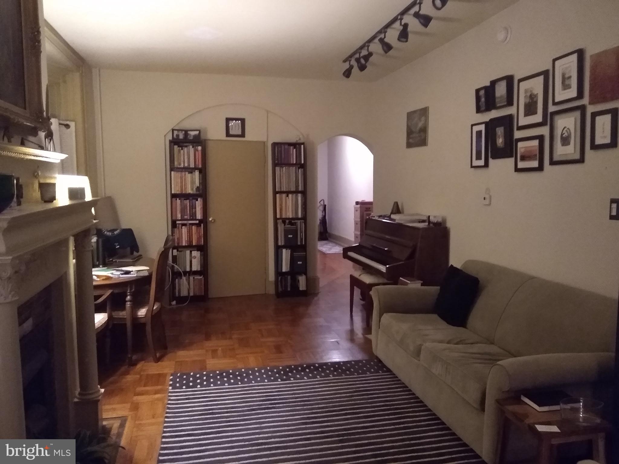 UNIVERSITY CITY - Residential Income