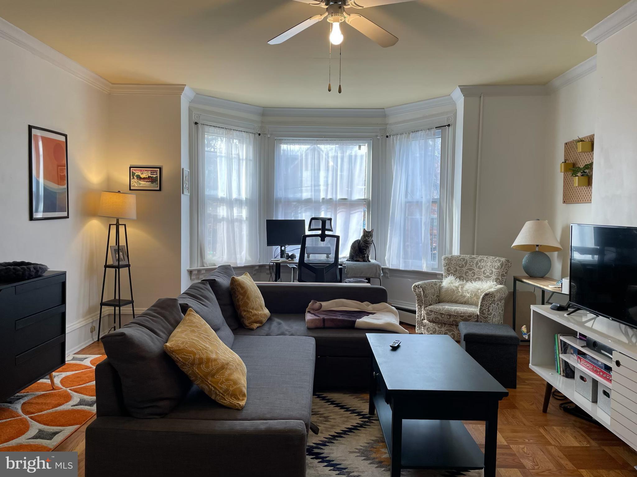 UNIVERSITY CITY - Residential Income