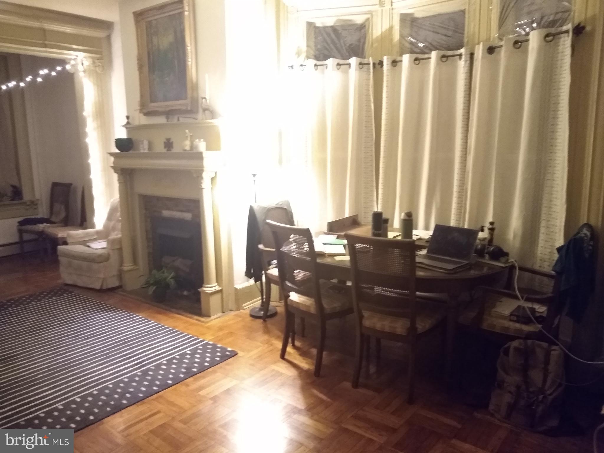 UNIVERSITY CITY - Residential Income