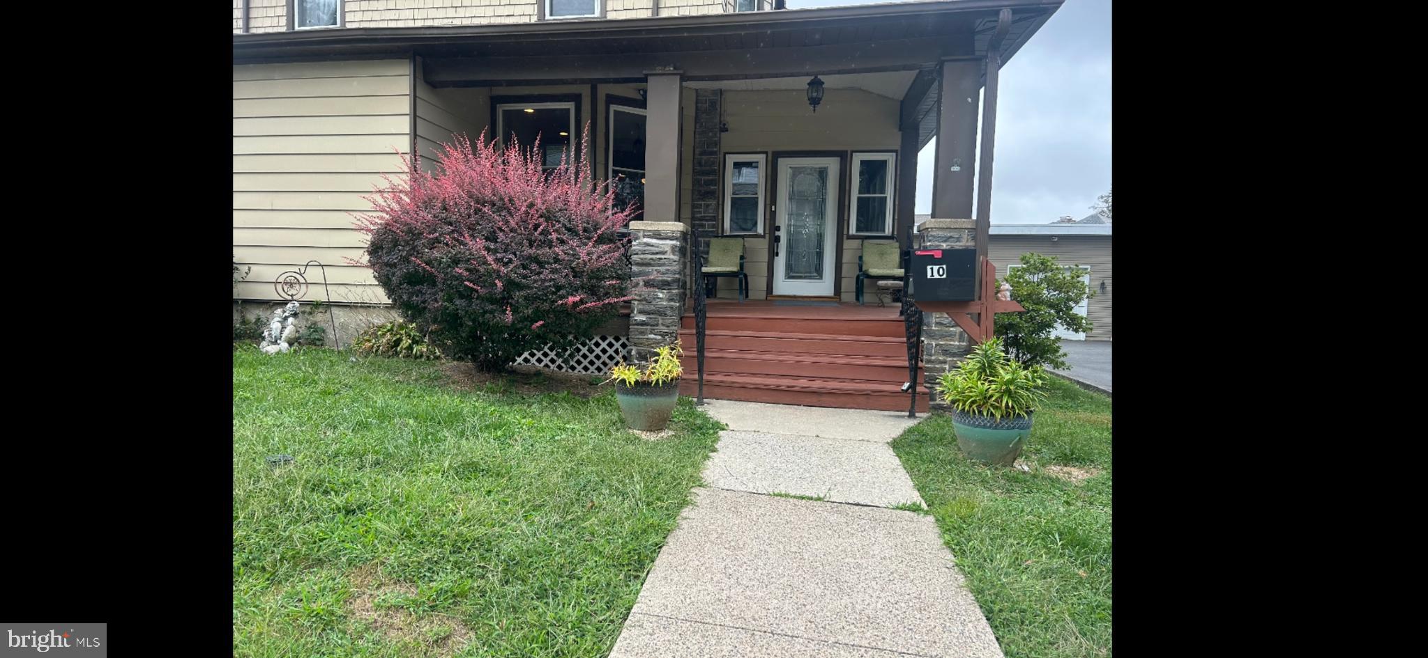 This spacious 3 bedroom 1 bathroom has been updated and is available immediately! Located conveniently off of West Chester Pike it is close to all public transportation, restaurants, shops and stores. The unit has central air, laundry on premises, and the water/sewer is included. Set up your showing today.