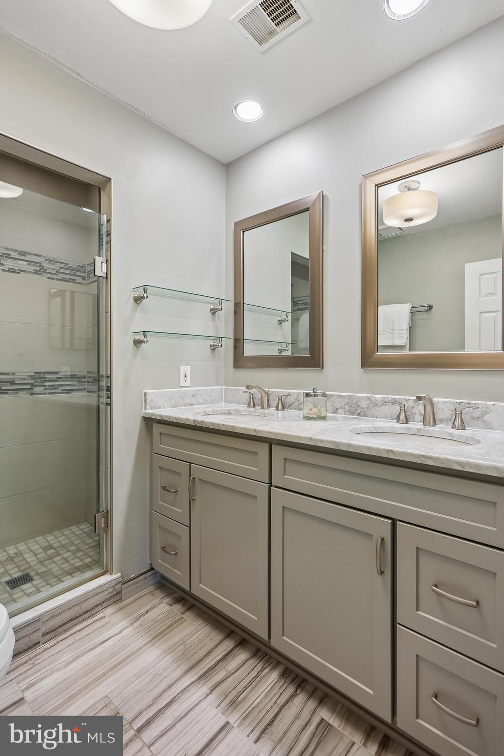 KENTLANDS - Residential