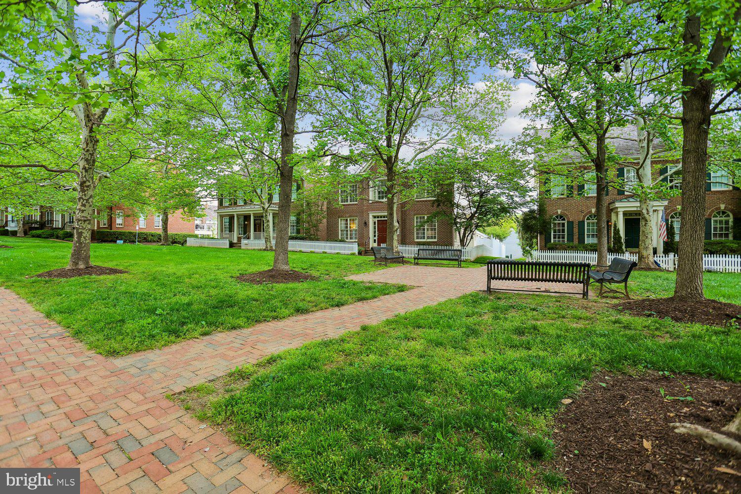 KENTLANDS - Residential