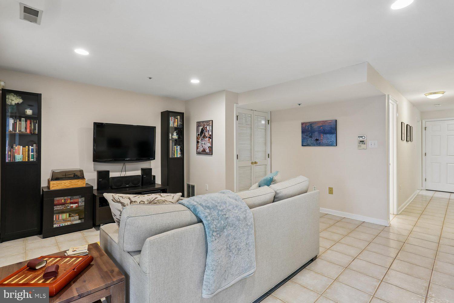 KENTLANDS - Residential