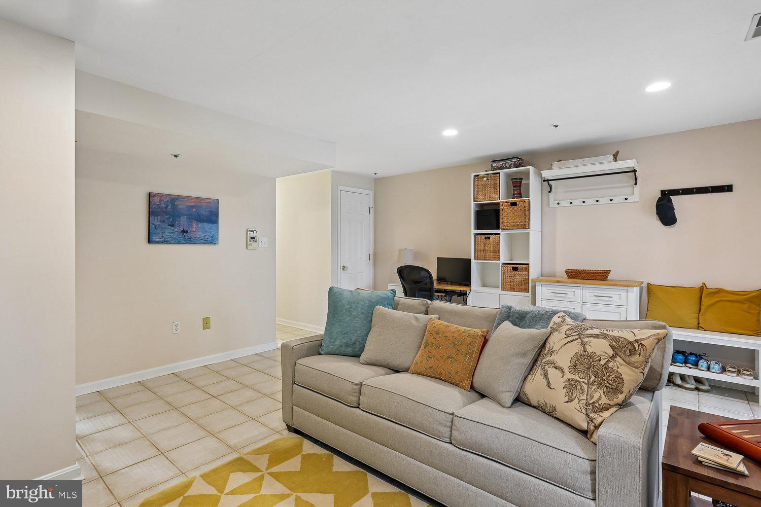 KENTLANDS - Residential