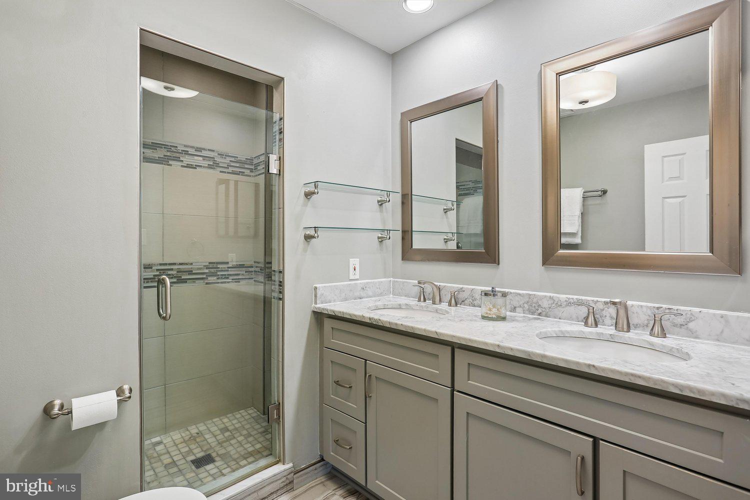 KENTLANDS - Residential