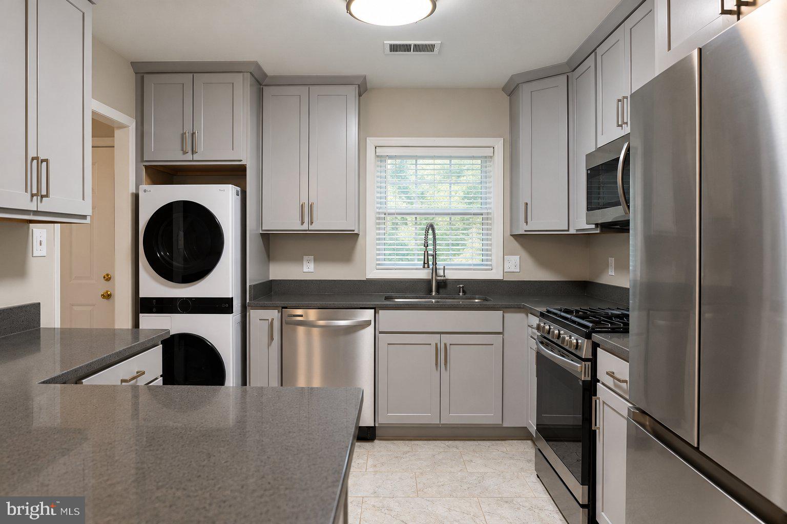 434 GREENBRIER COURT