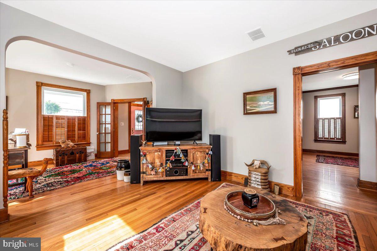 DOWNTOWN WALKERSVILLE - Residential