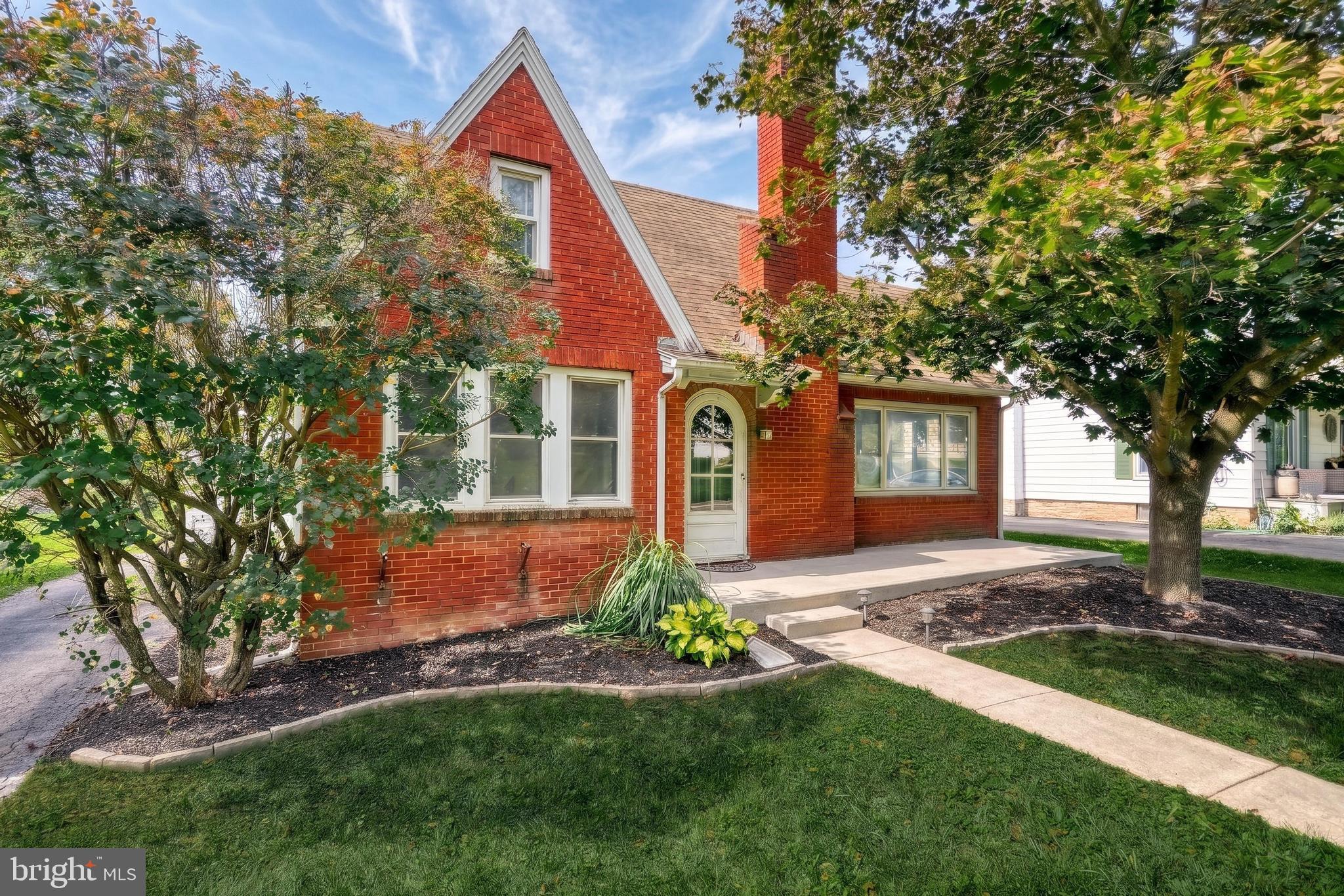 825 MAIN STREET
