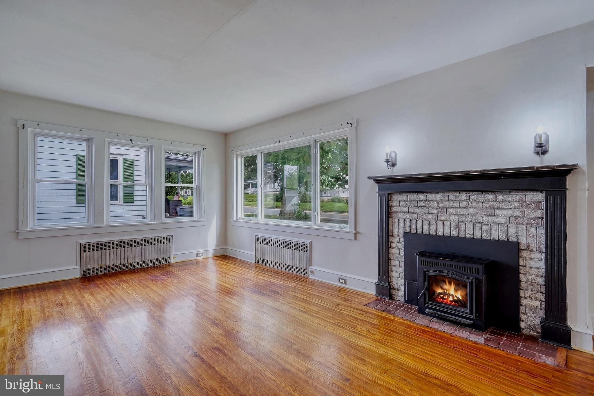 825 MAIN STREET