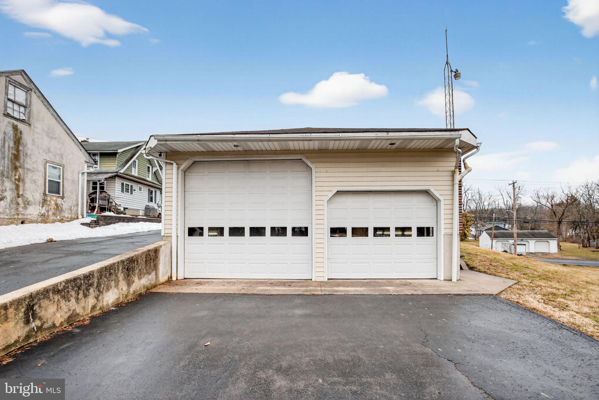 SPRING MOUNT - Residential