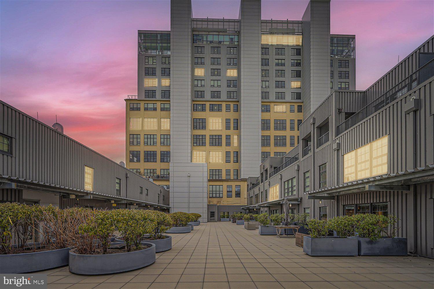 LOCUST POINT - Residential