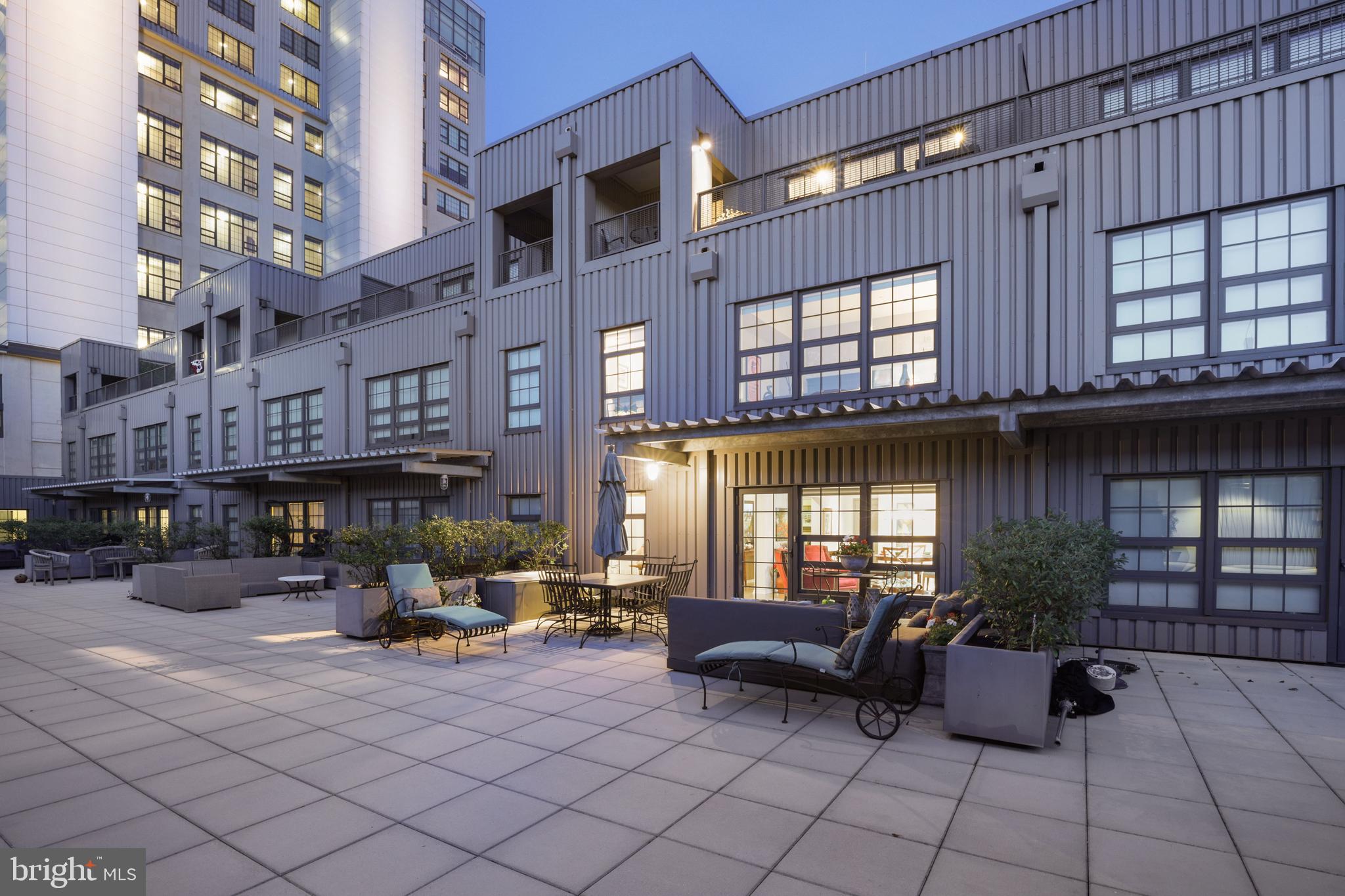 LOCUST POINT - Residential