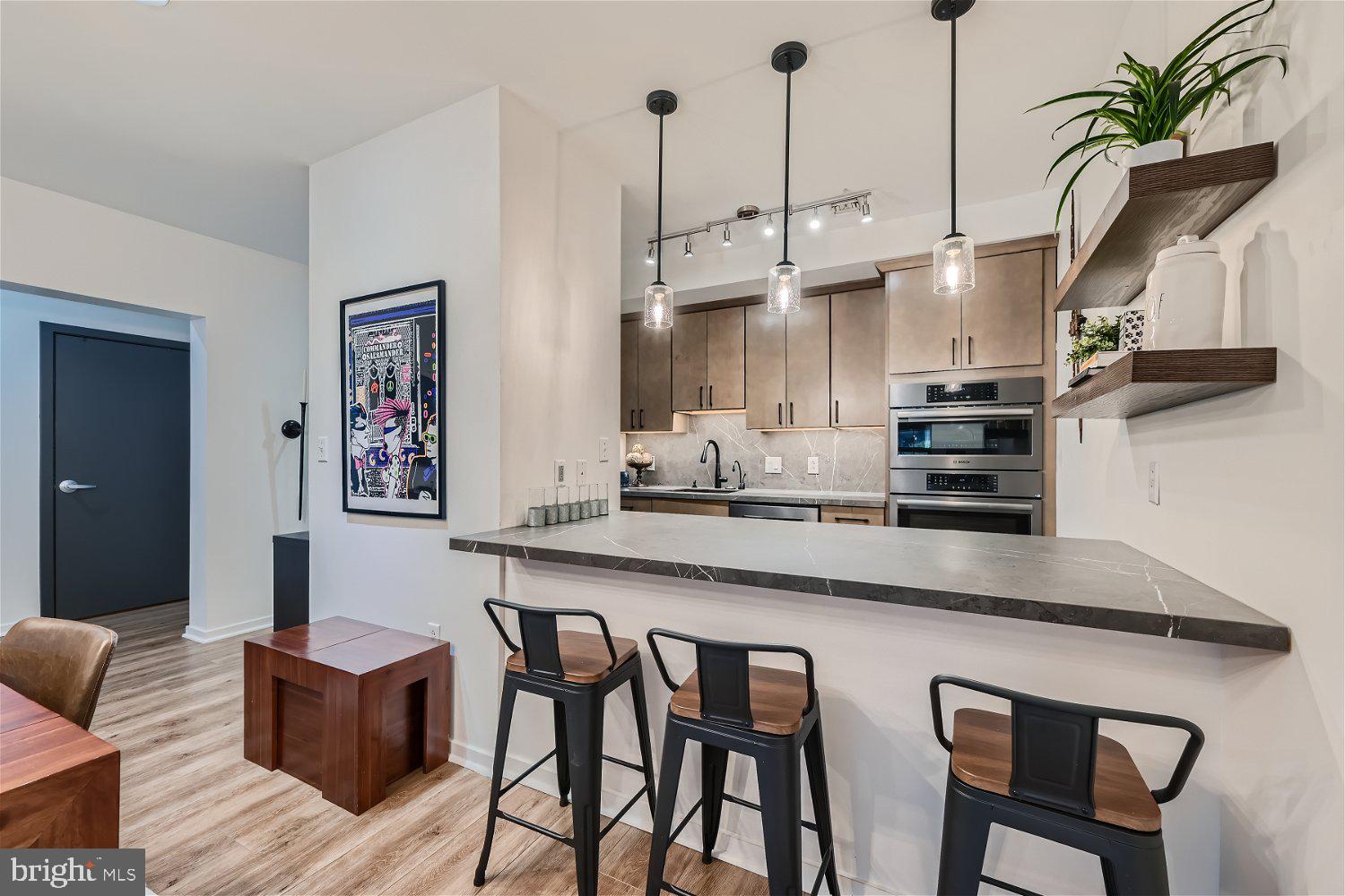 LOCUST POINT - Residential