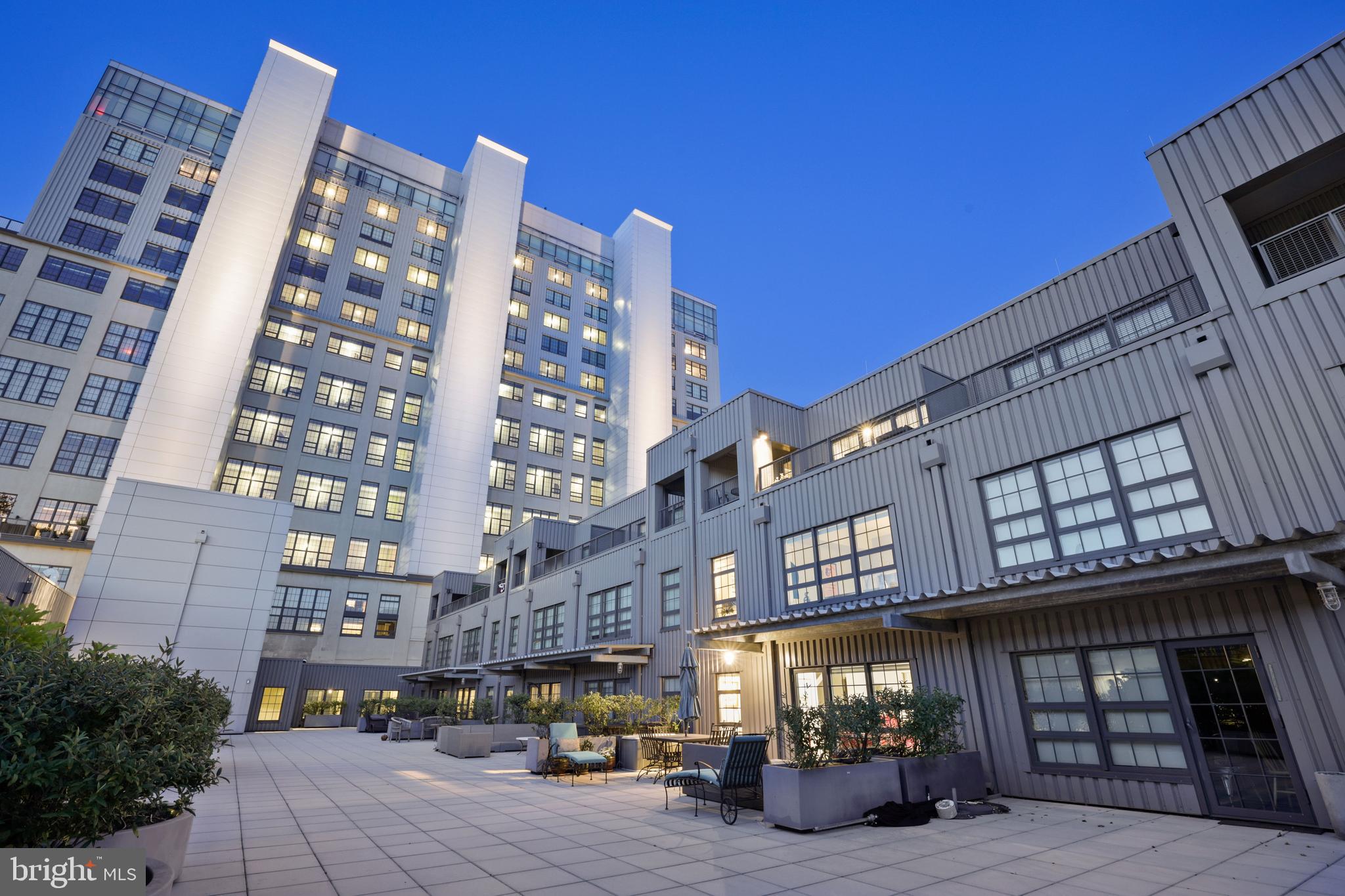 LOCUST POINT - Residential