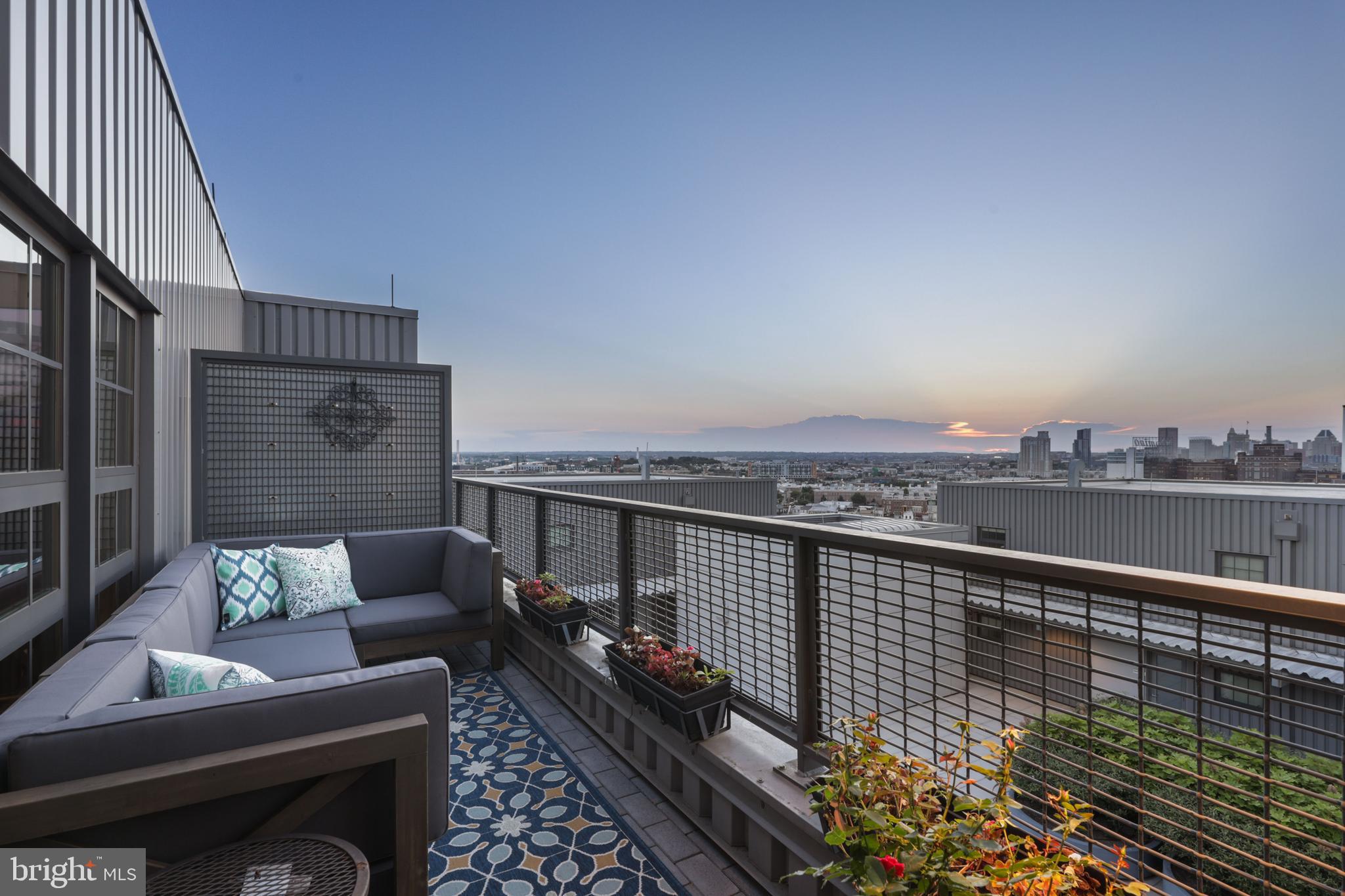 LOCUST POINT - Residential