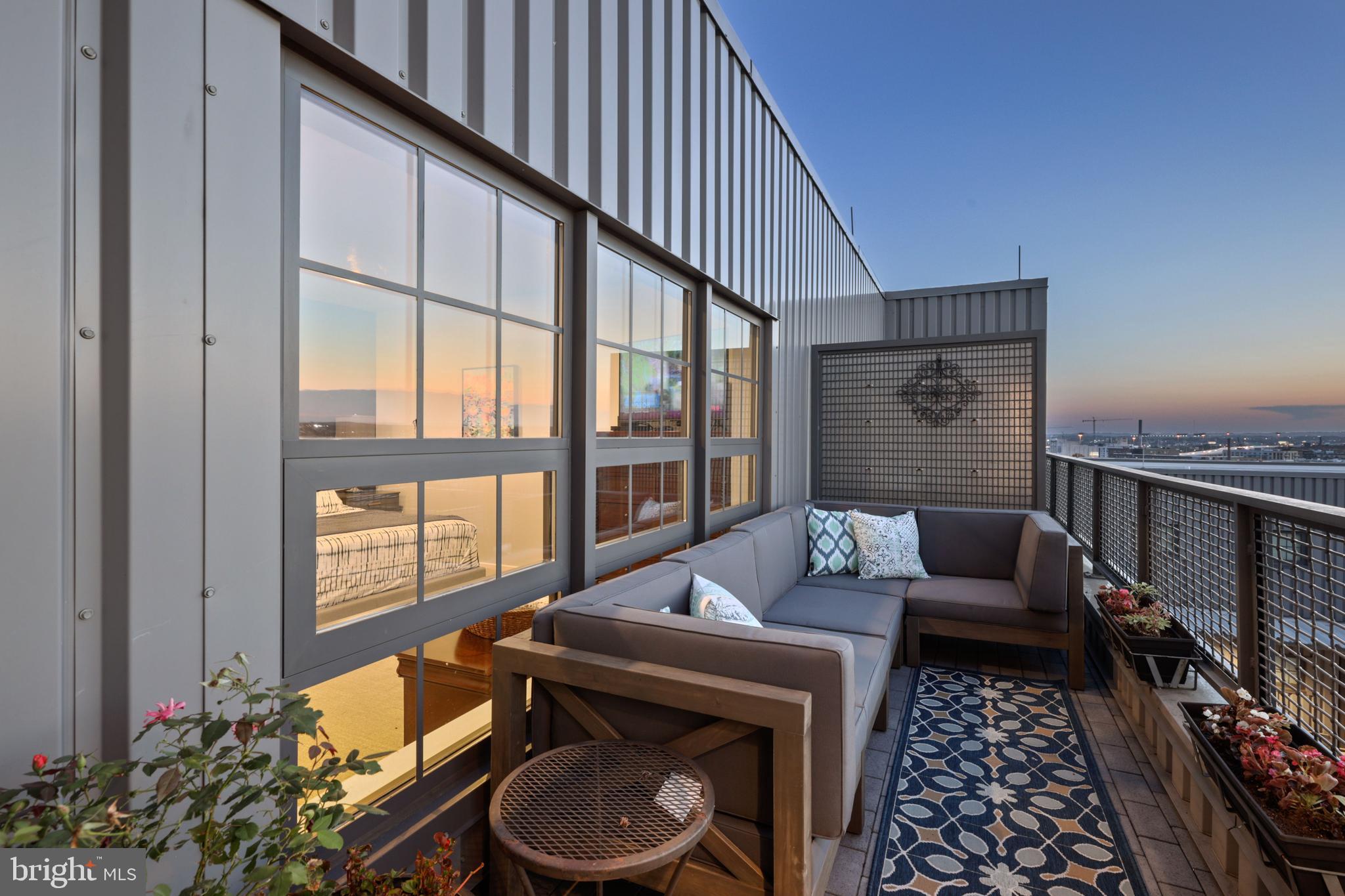 LOCUST POINT - Residential