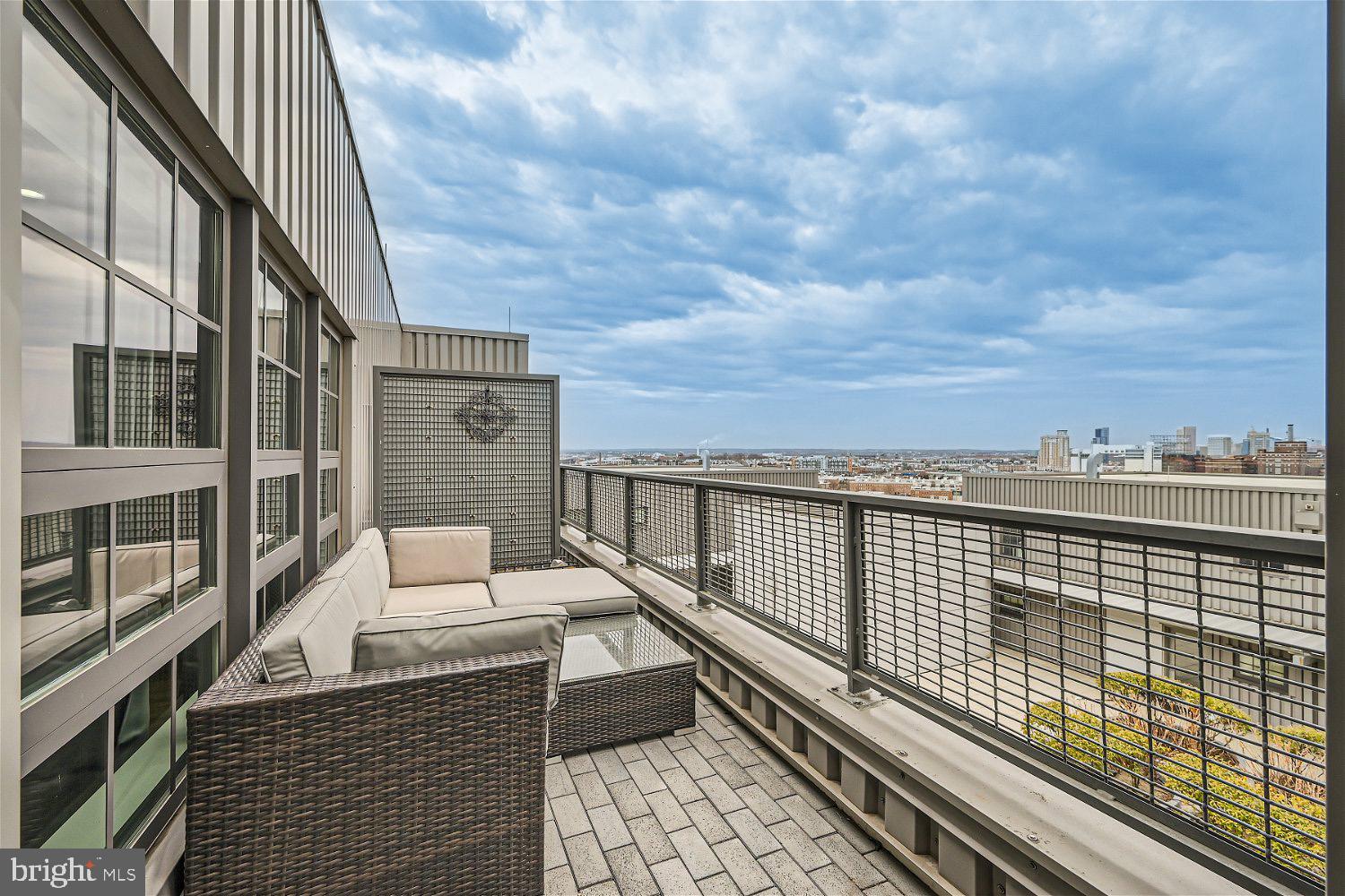 LOCUST POINT - Residential