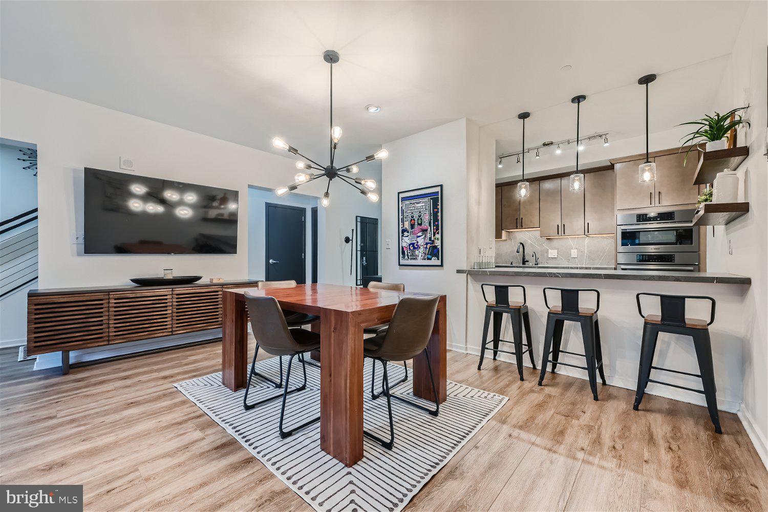 LOCUST POINT - Residential