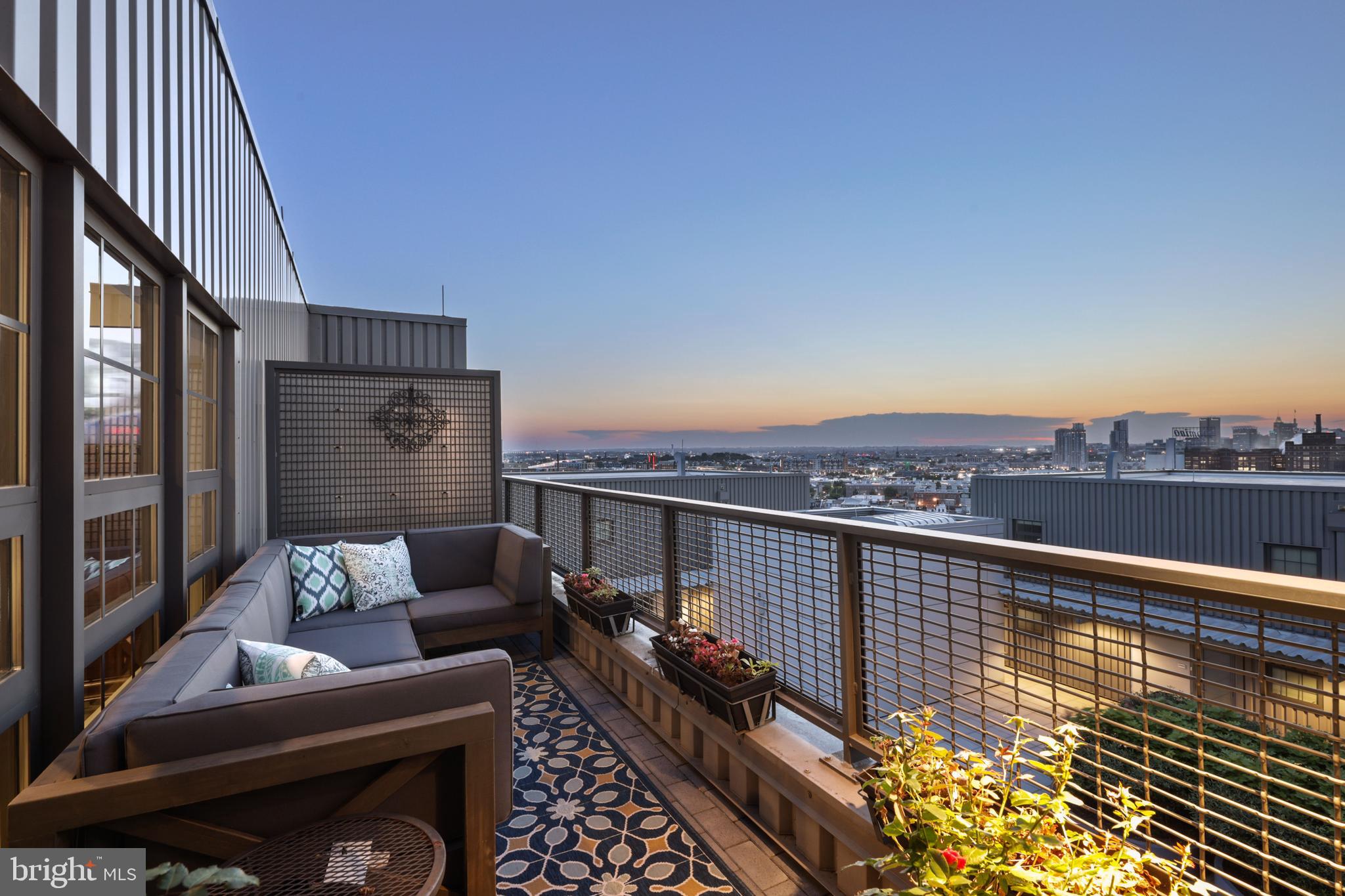 LOCUST POINT - Residential