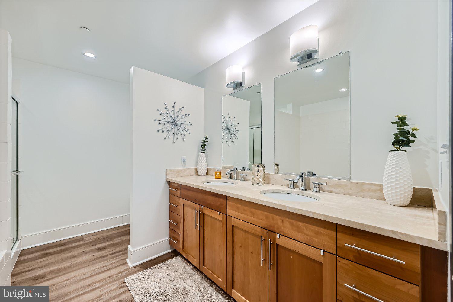 LOCUST POINT - Residential