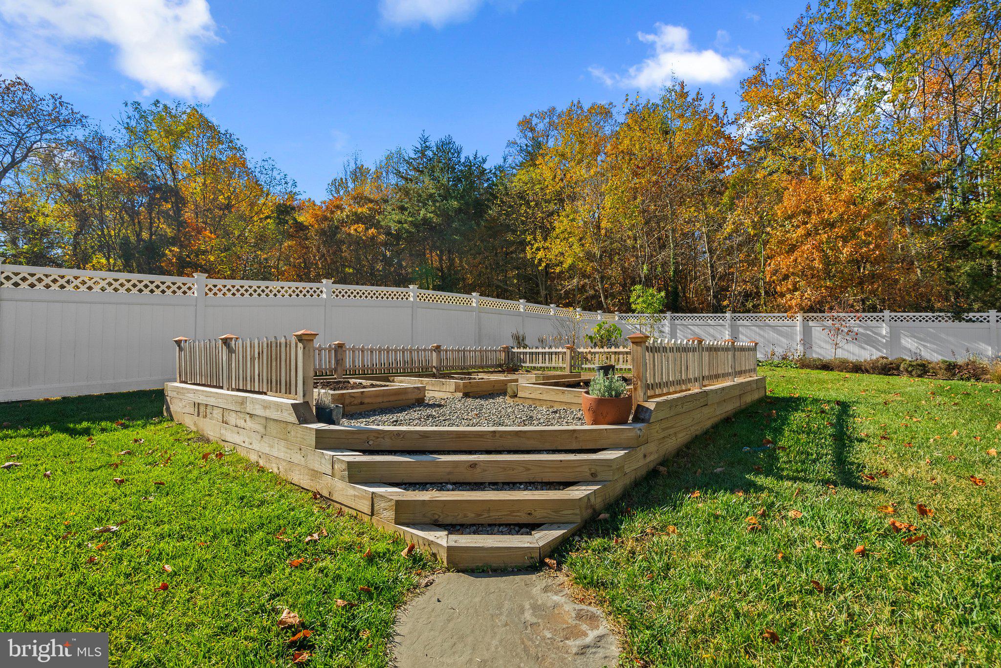 DEEP CREEK VILLAGE - Residential