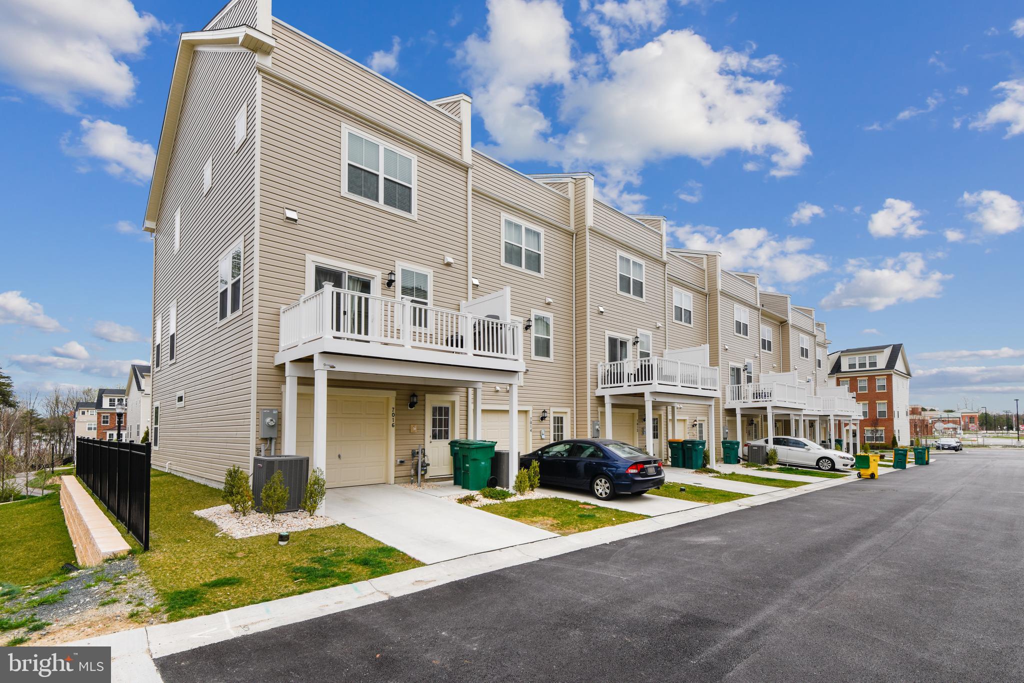 OXFORD SQUARE - Residential