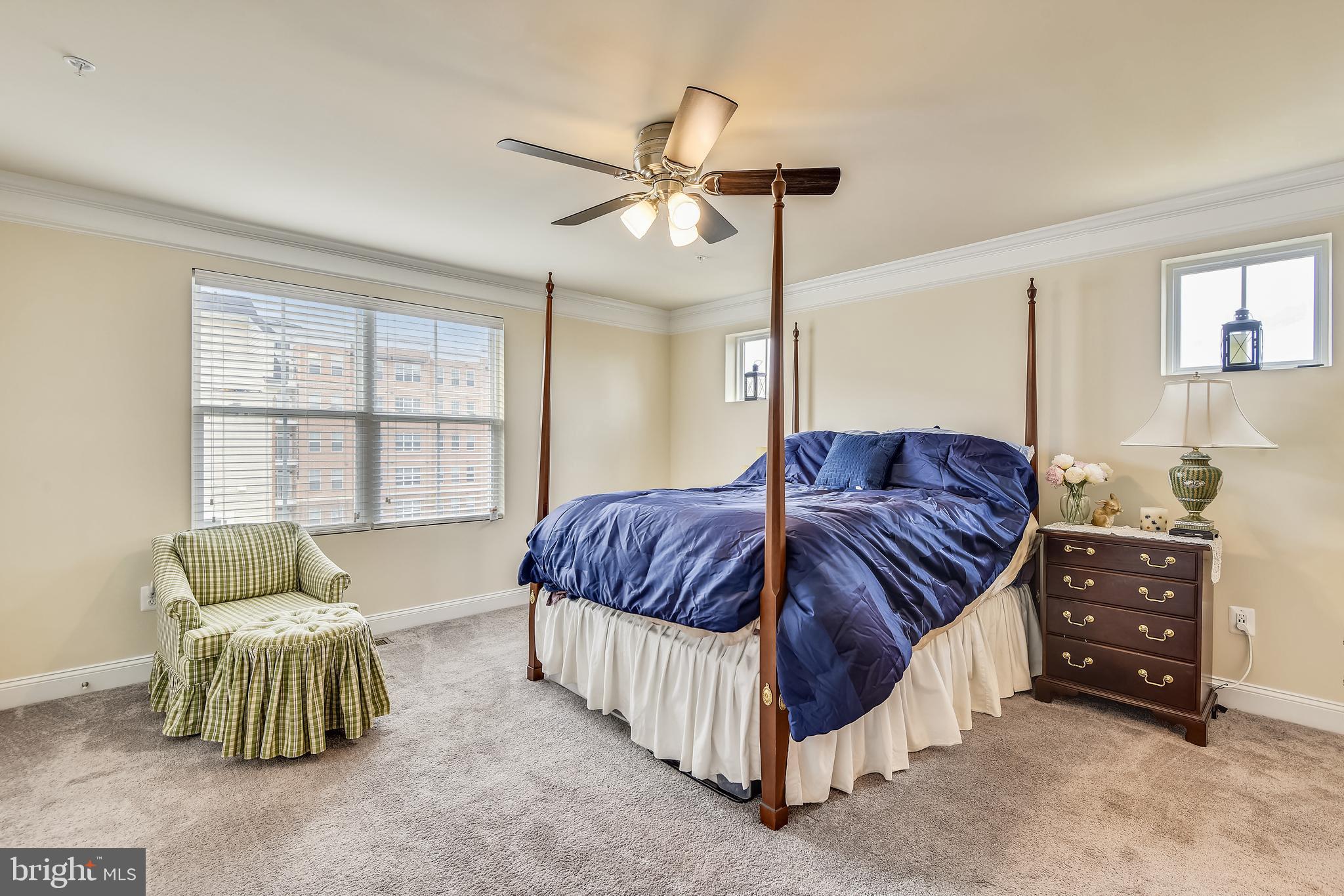 OXFORD SQUARE - Residential