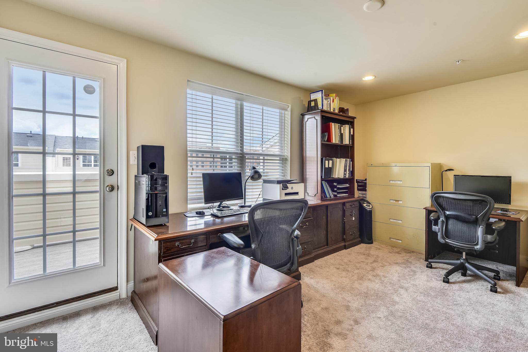 OXFORD SQUARE - Residential