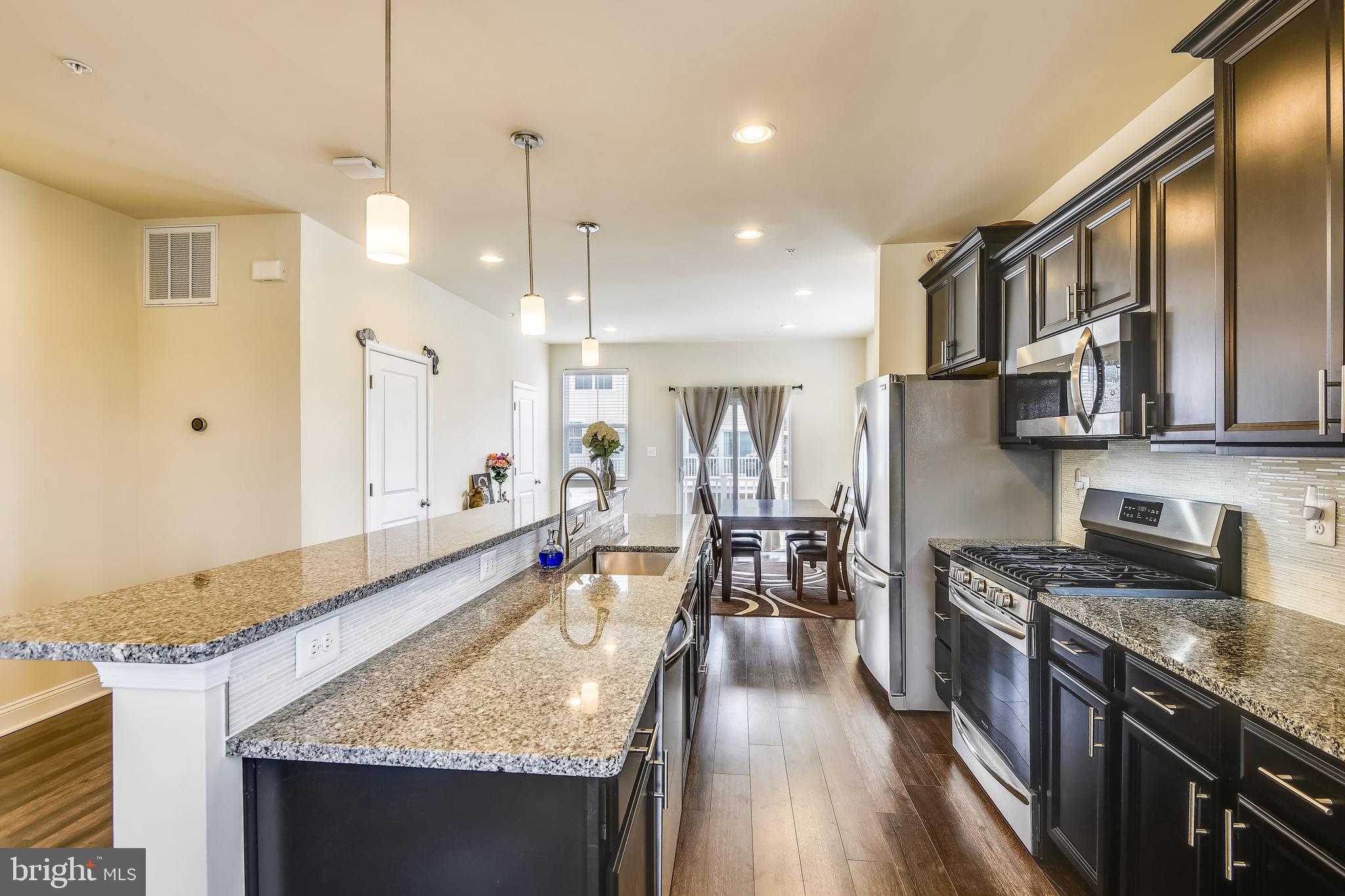 OXFORD SQUARE - Residential