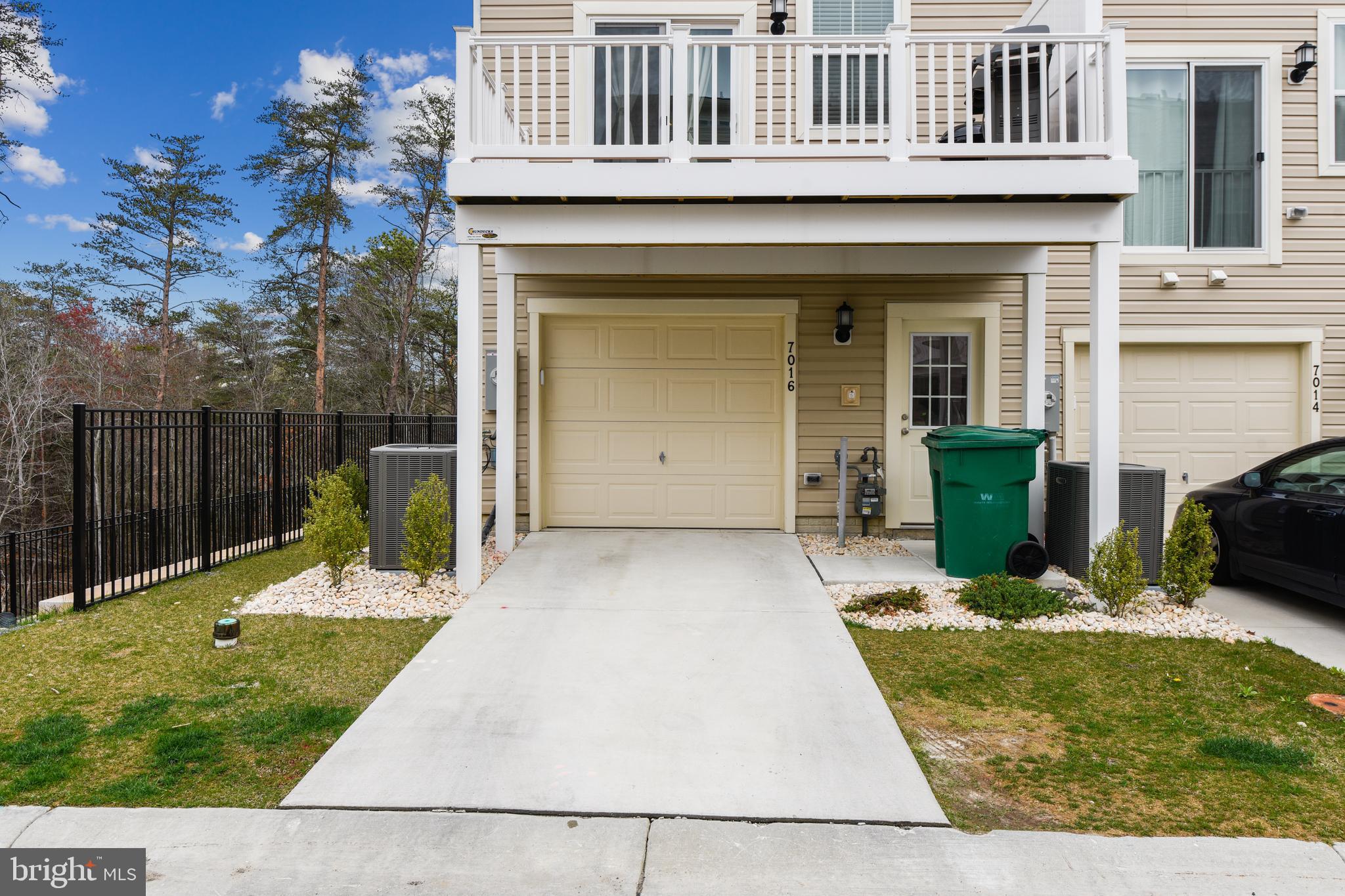 OXFORD SQUARE - Residential