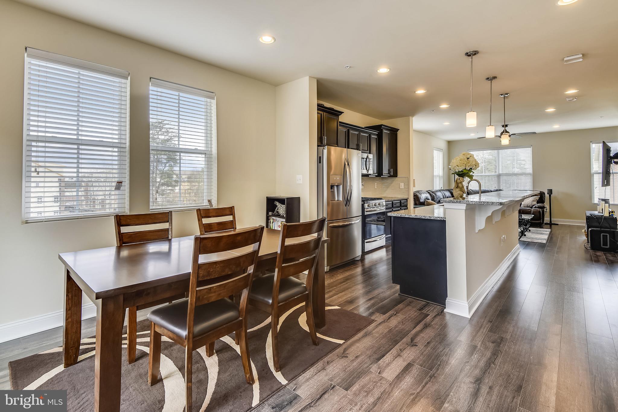 OXFORD SQUARE - Residential