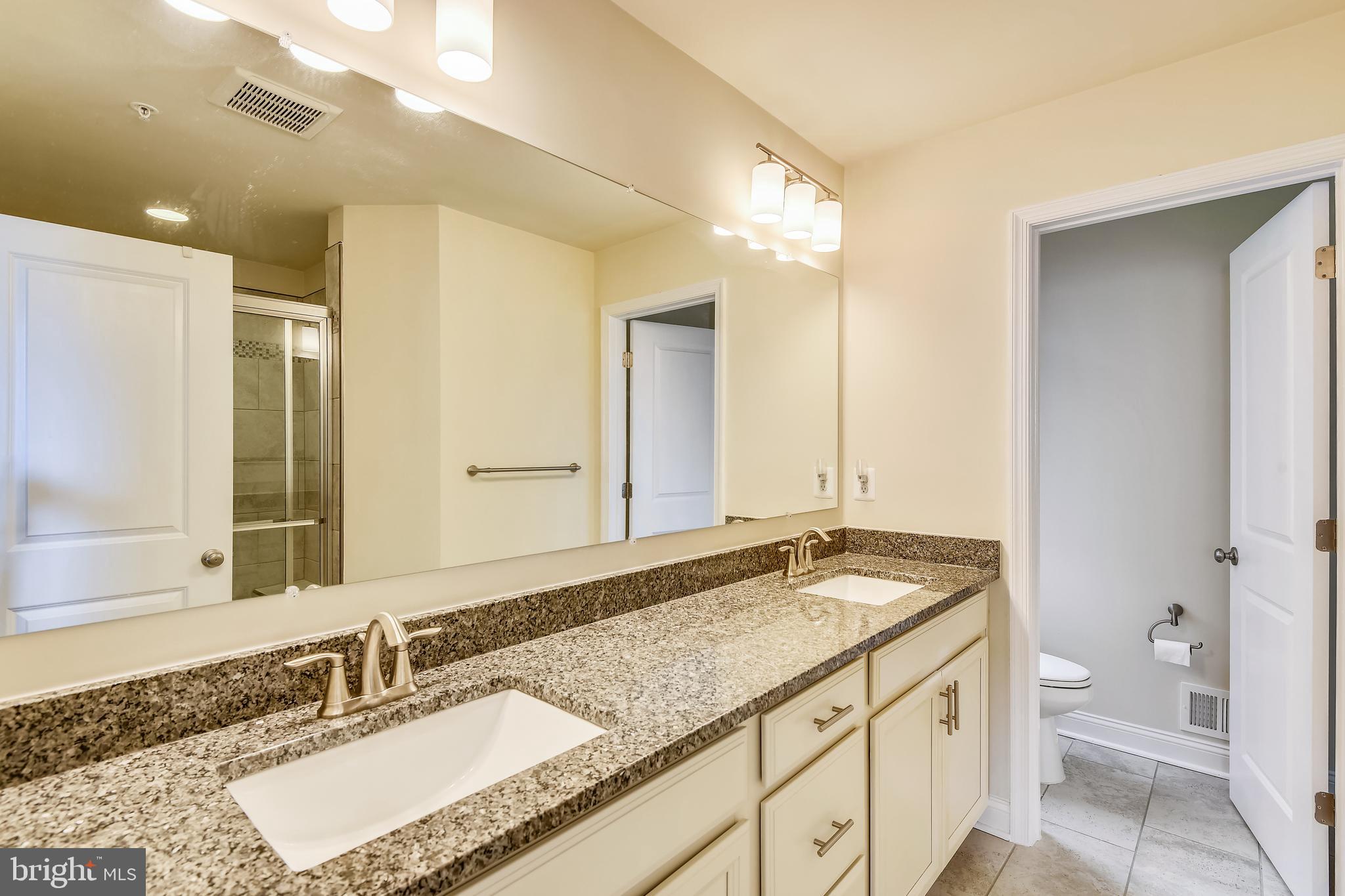 OXFORD SQUARE - Residential