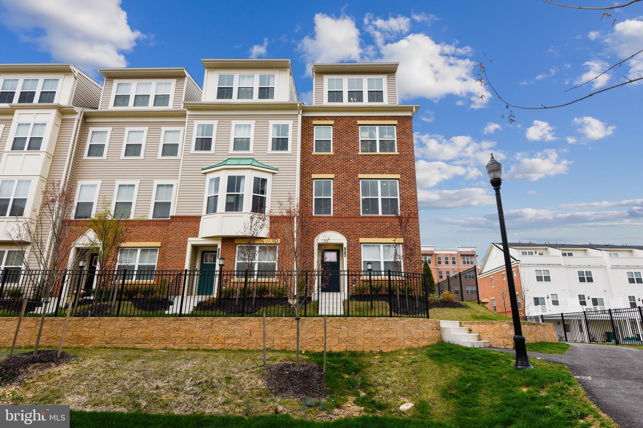 OXFORD SQUARE - Residential