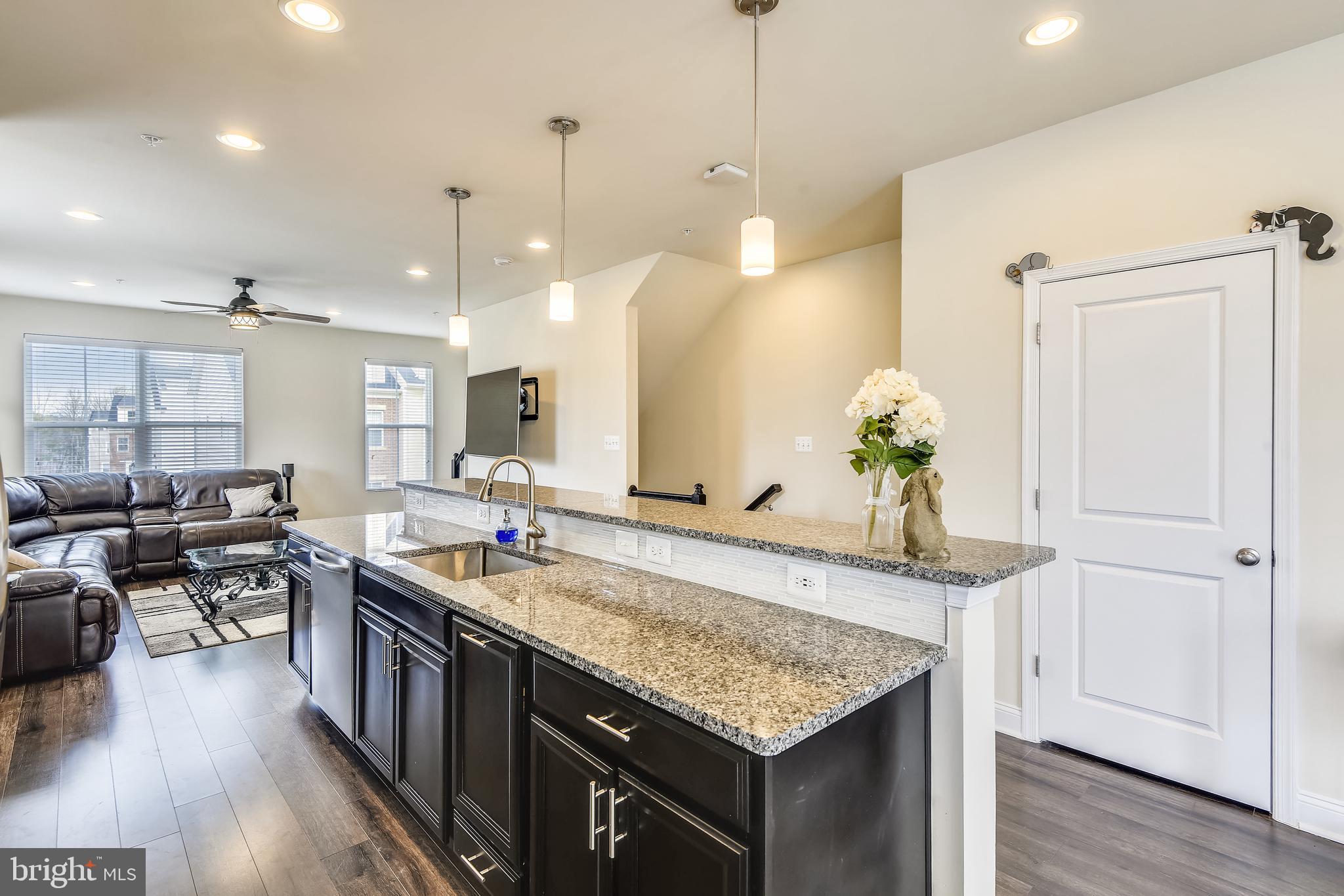 OXFORD SQUARE - Residential