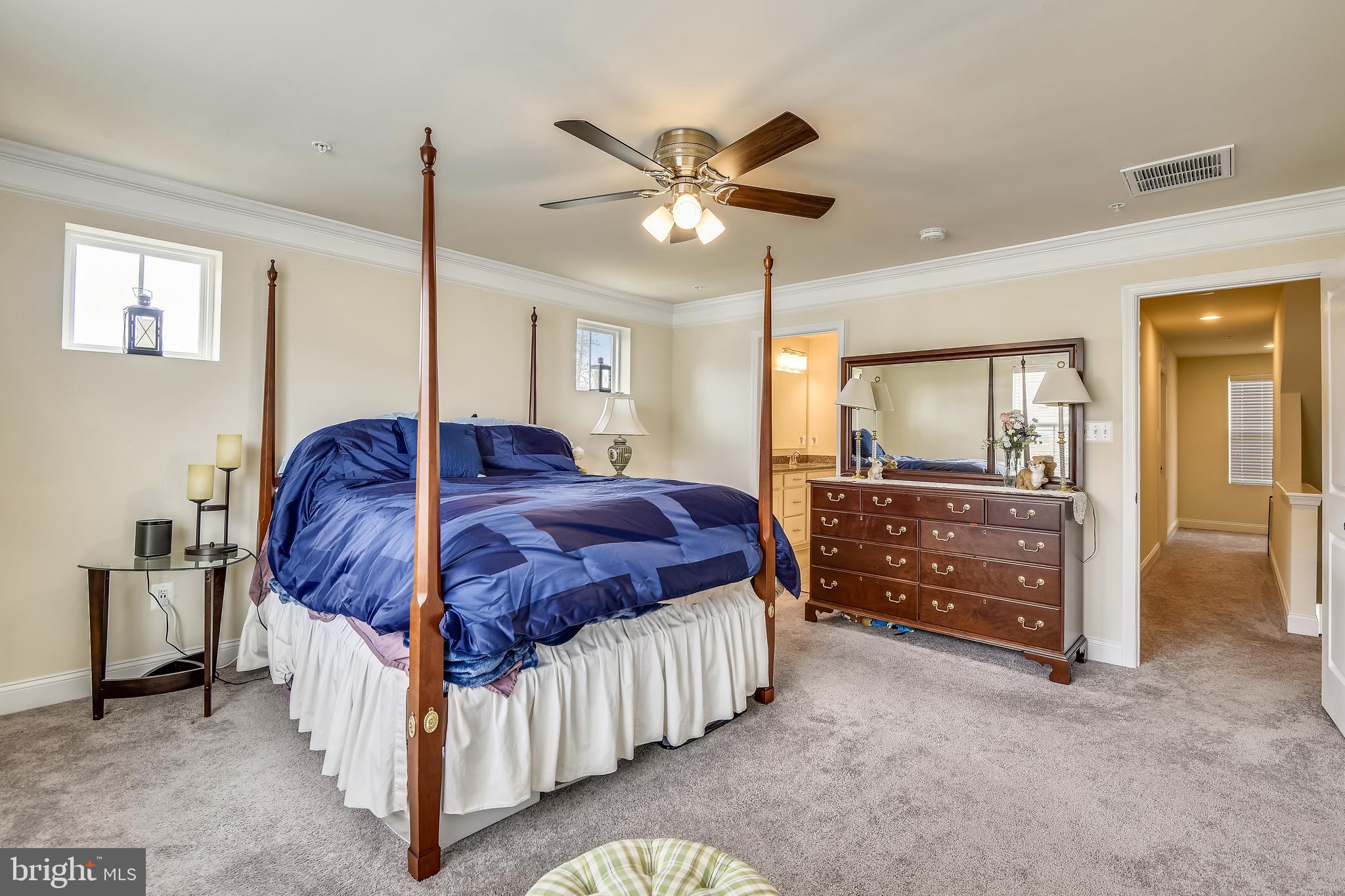 OXFORD SQUARE - Residential