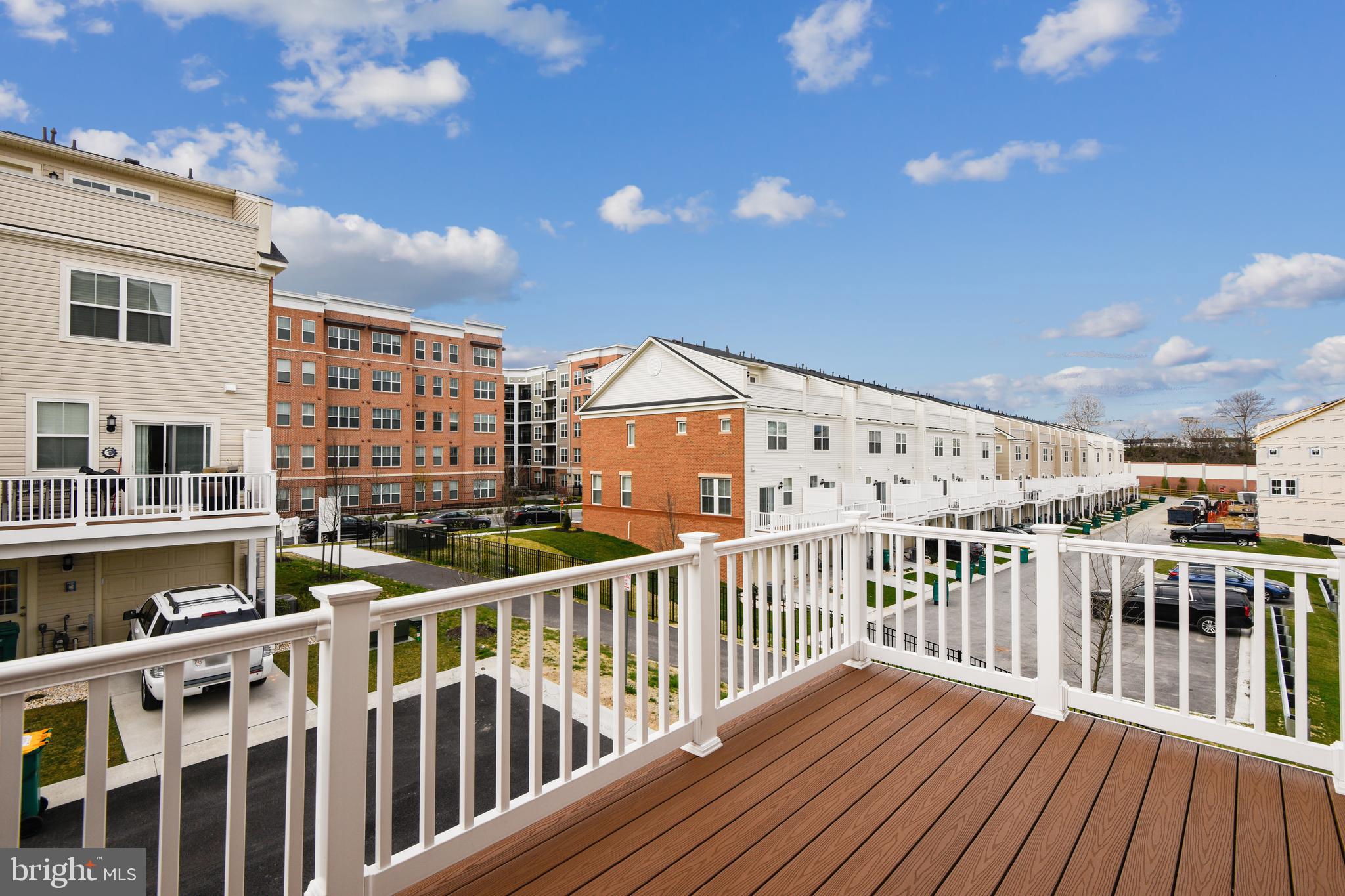 OXFORD SQUARE - Residential