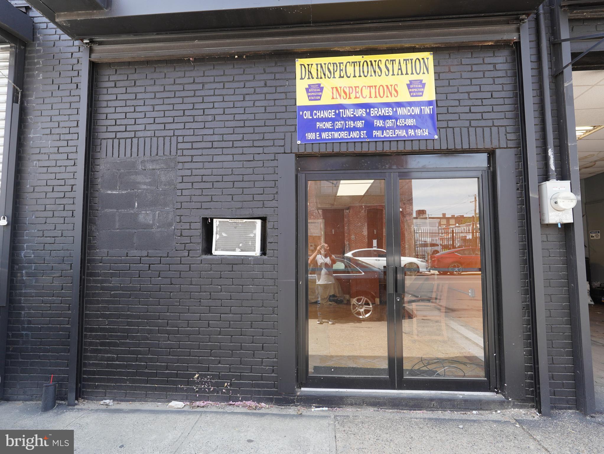 PORT RICHMOND - Commercial Lease