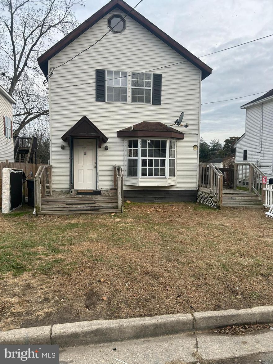 EVERYONE WELCOME TO THIS 4BED, 2BATH, PROPERTY THAT CAN BE DIVIDED INTO 2 SEPARATE RENTAL UNITS WITH THERE OWN PATIOS FOR EXTRA INCOME . THIS PROPERTY IS 10 MINS AWAY FROM THE WATERFRONT AND 30 MINS AWAY FROM OCEAN CITY.  COME VIEW THIS PROPERTY AND ALSO ADD YOUR OWN IMAGINATION TO MAKE THIS PROPRTY EVEN BETTER.