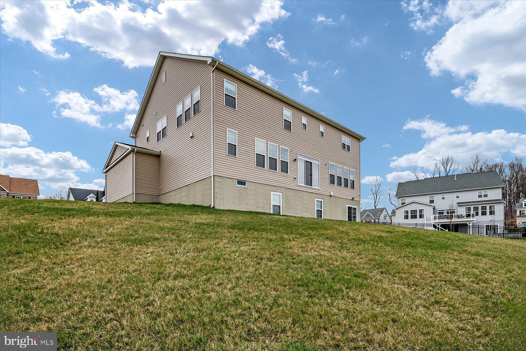 MARLBORO RIDGE - Residential