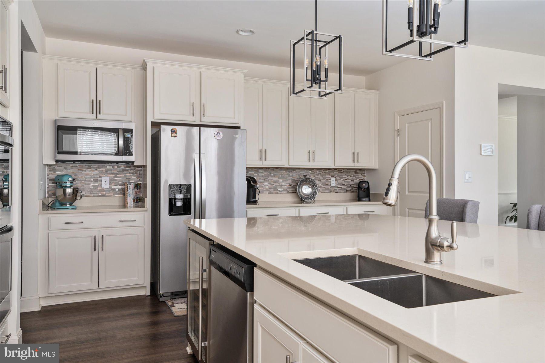 MARLBORO RIDGE - Residential