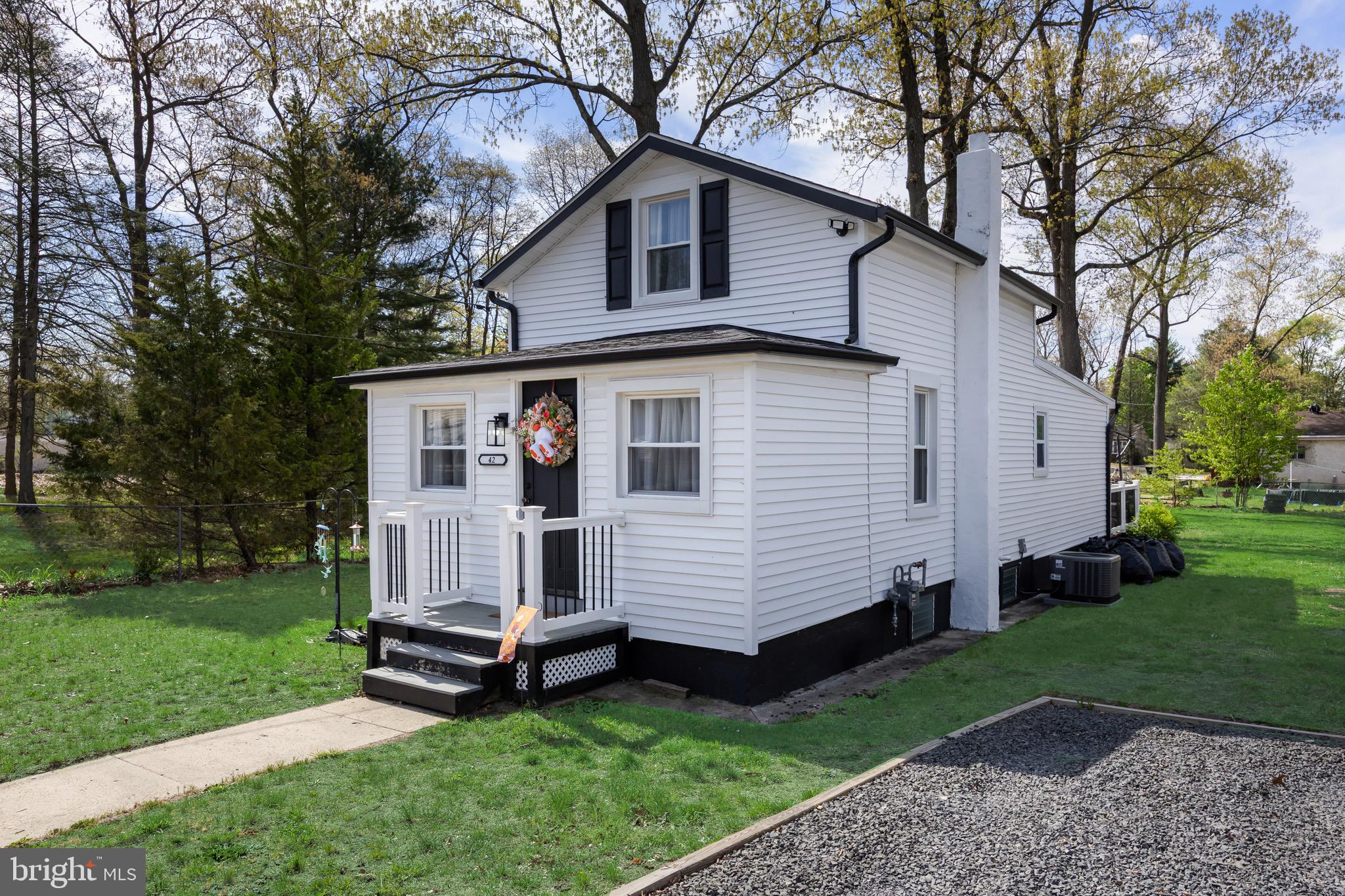 Photo 1 of 25 — 42 E 6TH AVENUE, PINE HILL, NJ 08021