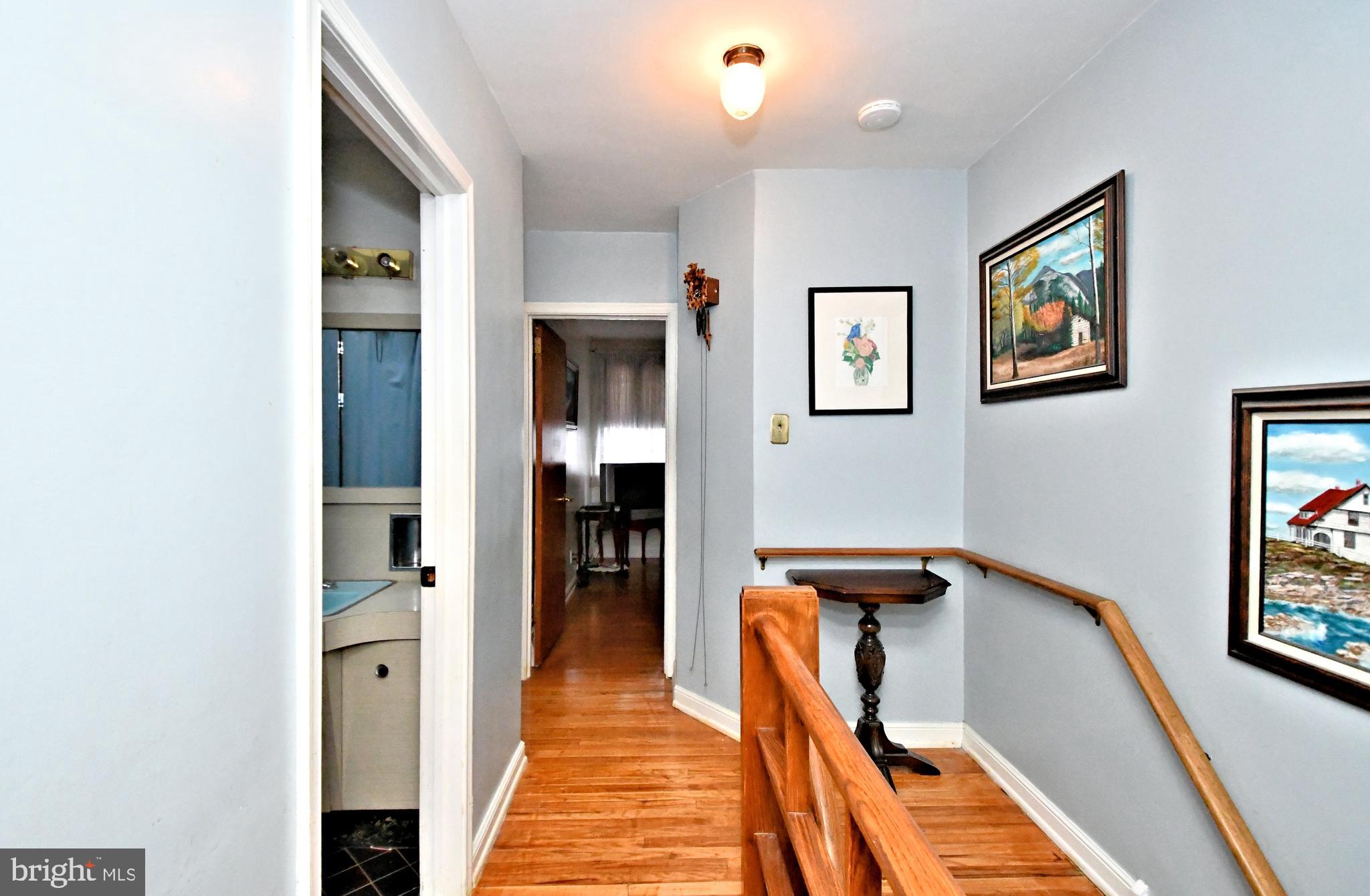 EAST OAK LANE - Residential