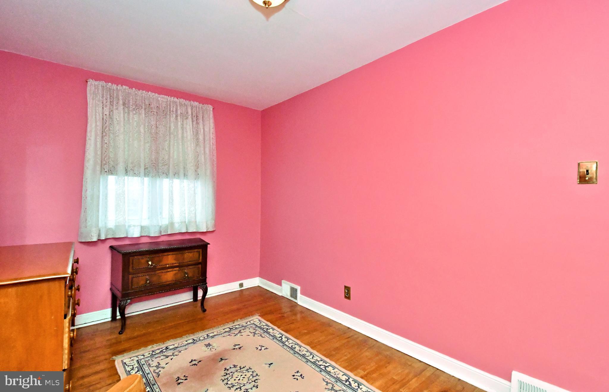 EAST OAK LANE - Residential