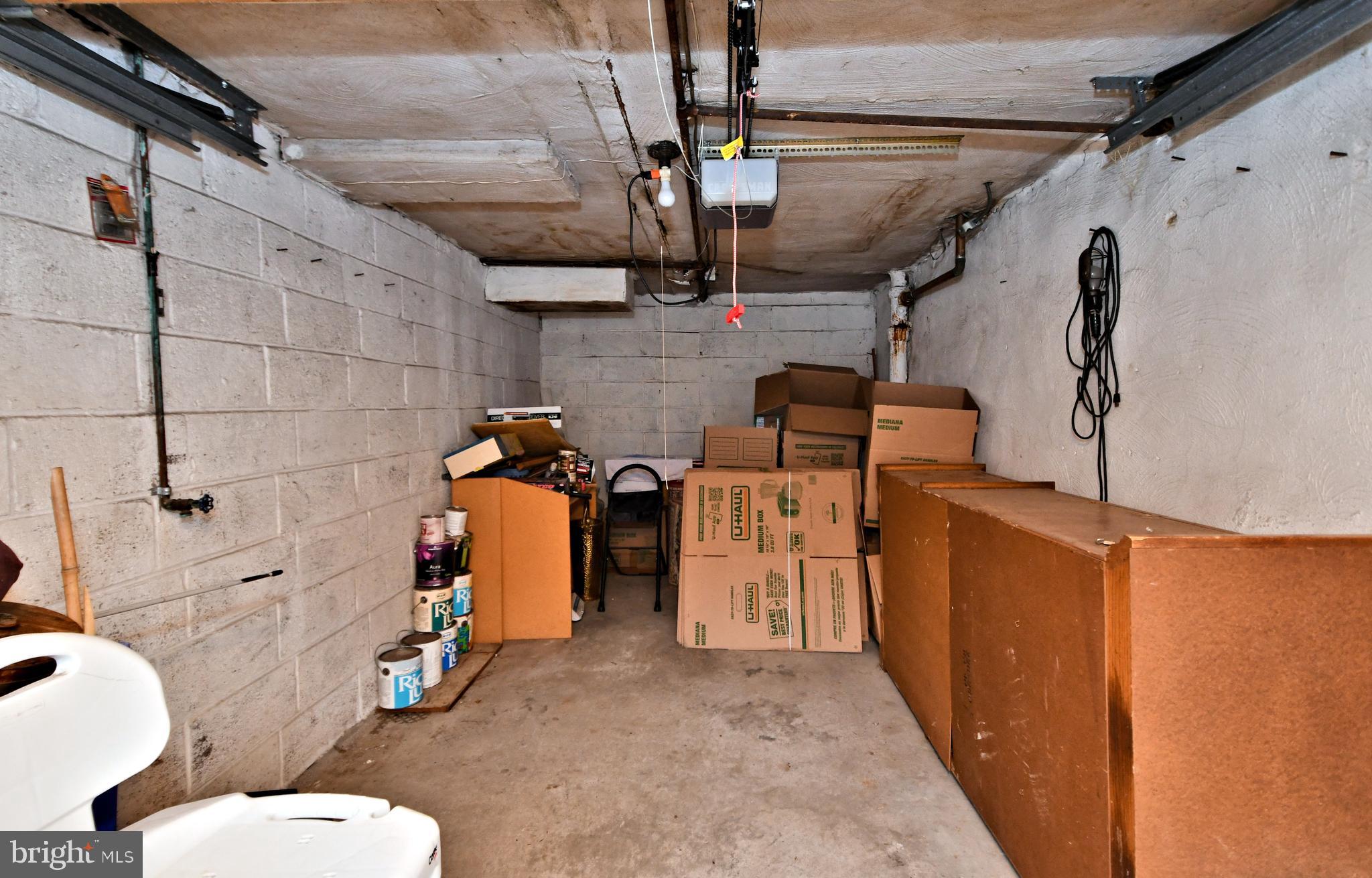 EAST OAK LANE - Residential