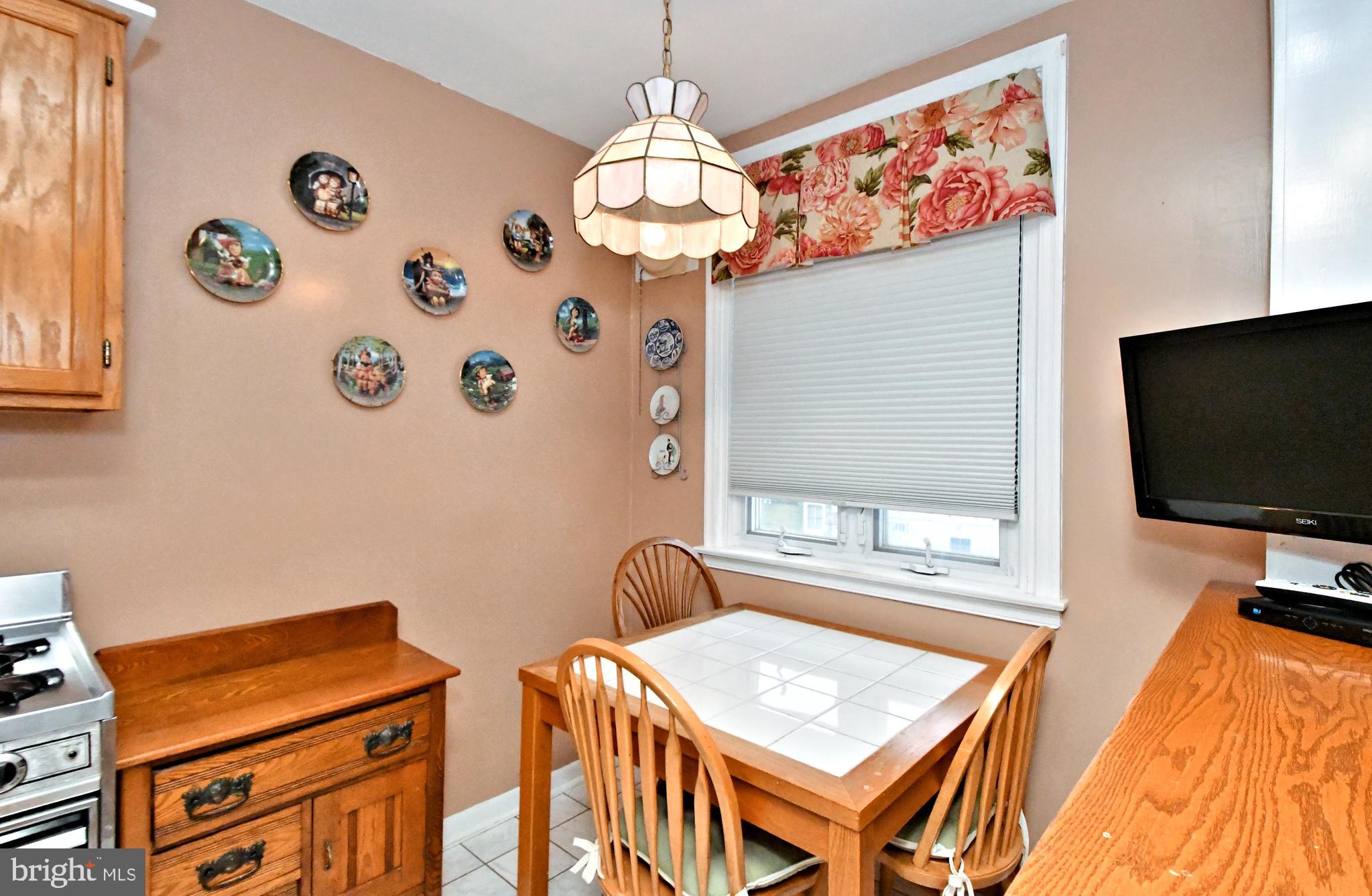 EAST OAK LANE - Residential