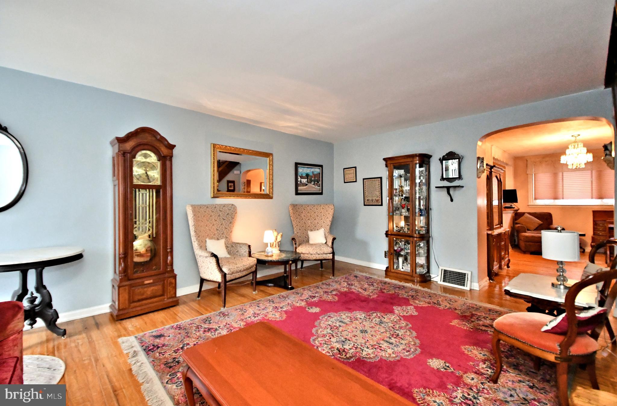 EAST OAK LANE - Residential