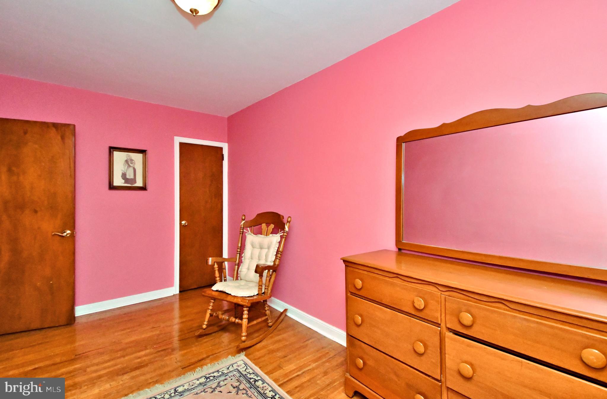 EAST OAK LANE - Residential