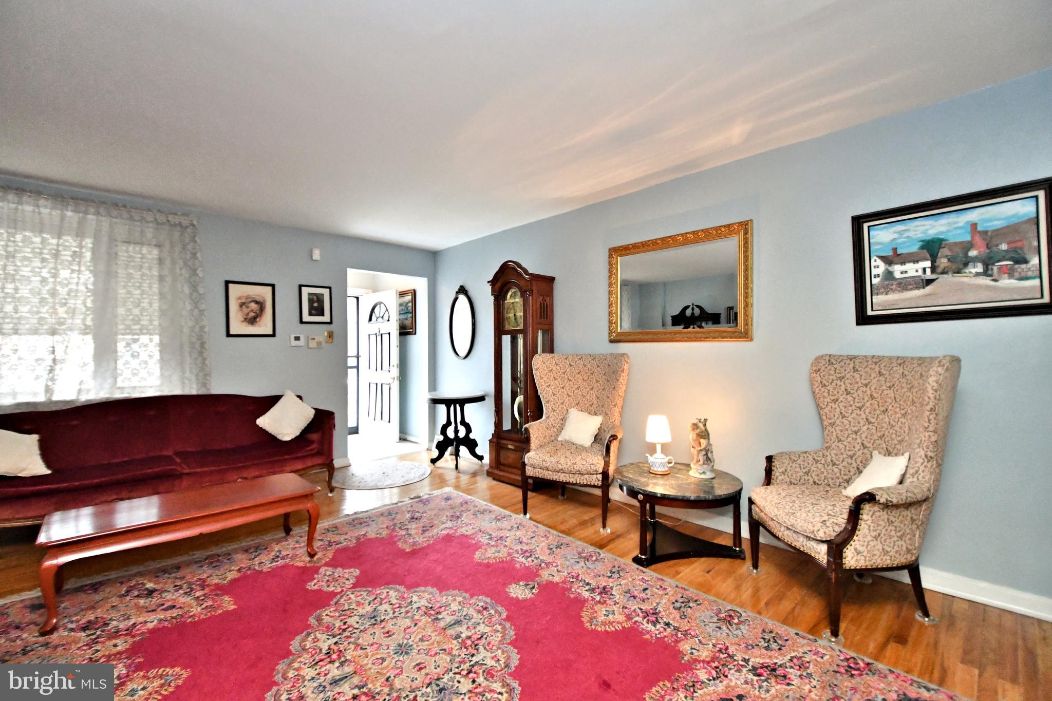 EAST OAK LANE - Residential