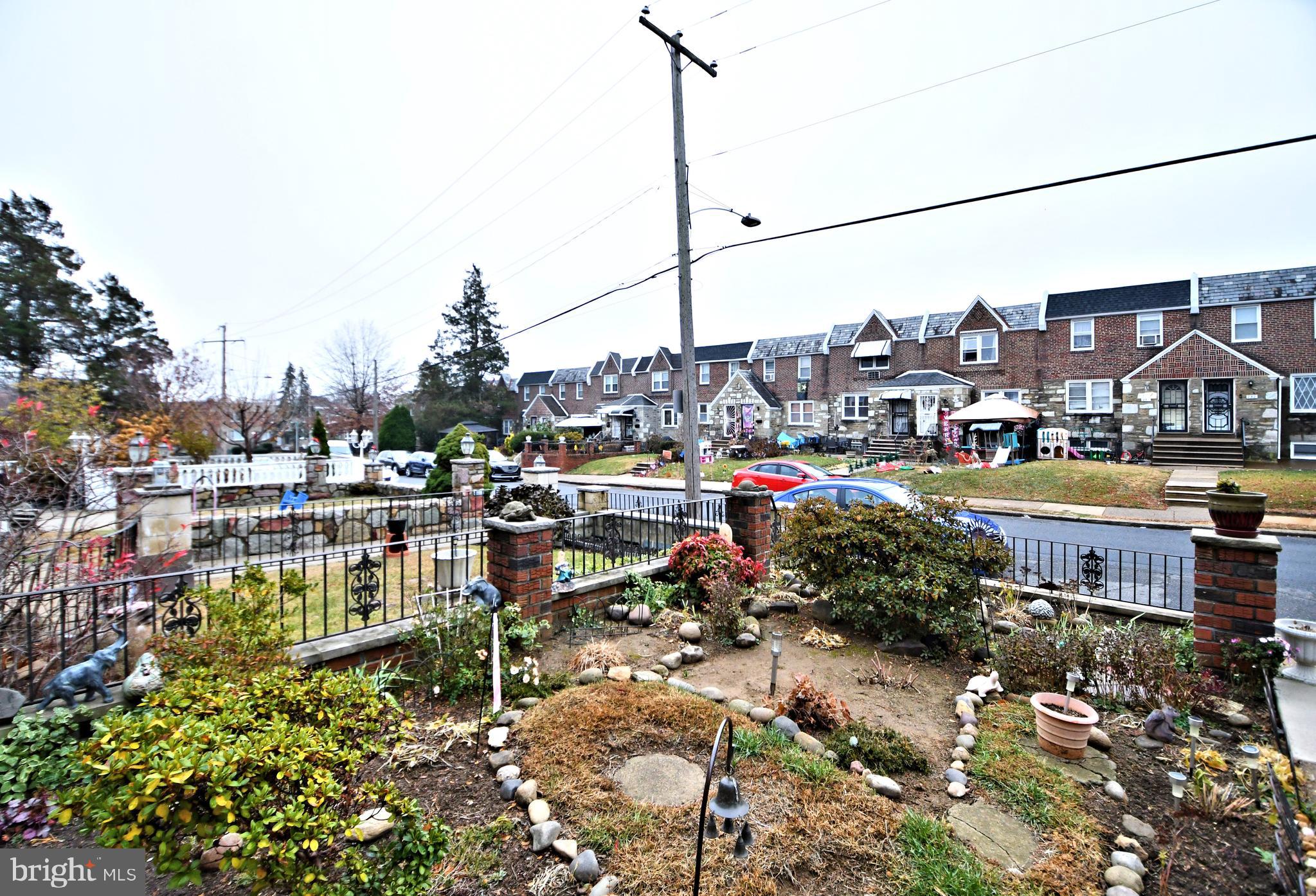 EAST OAK LANE - Residential